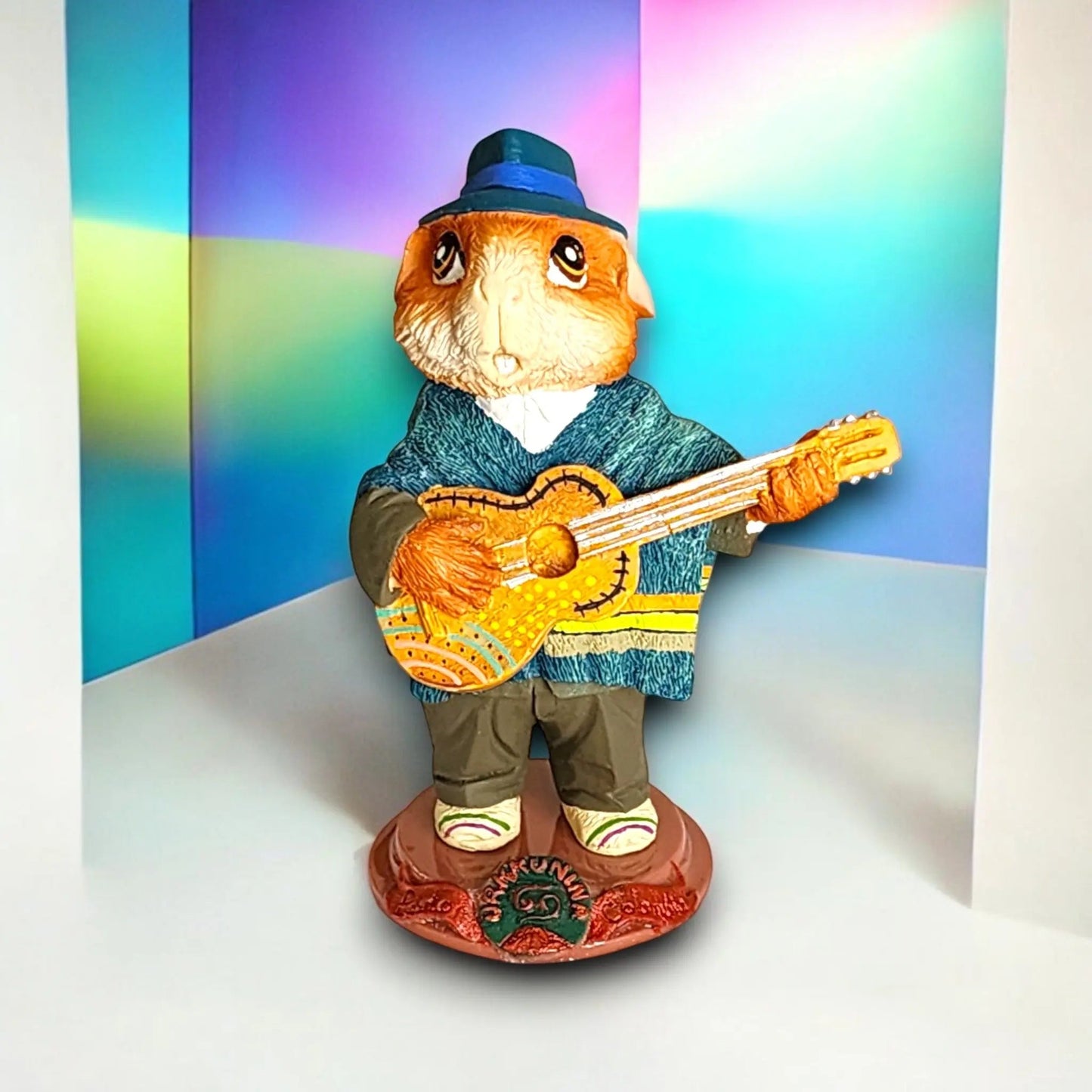 Cuy Músico Campesino Guitarra Mediano-14-cm yachay